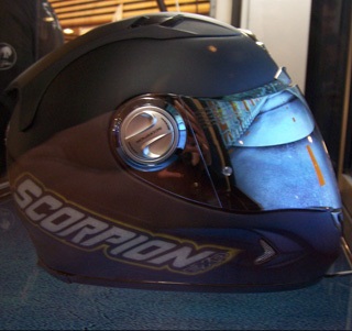 шлем для жлектротранспорта со светодиодной подсветкой