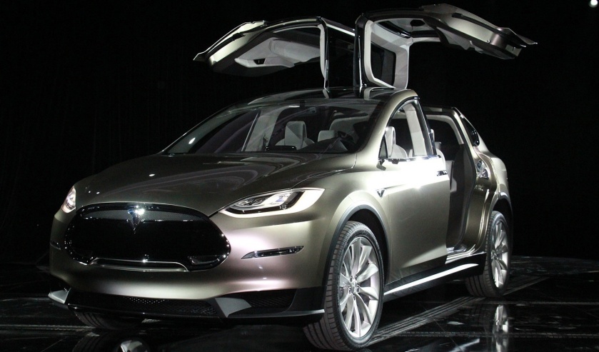 электромобиль - Tesla Model X